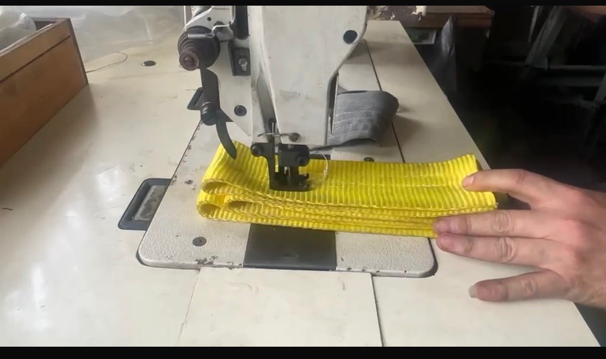 (USED) SEIKO TH-8B Heavy-Duty Industrial Sewing Machine