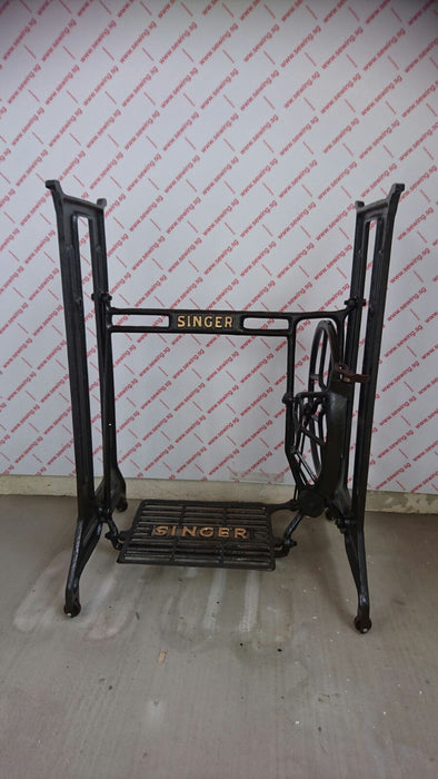 Singer 15NL – Traditional Treadle Sewing Set - Ban Soon Sewing Machine Pte Ltd