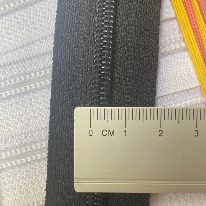 Zips Size 8, for Bags,cushions,heavy duty application.